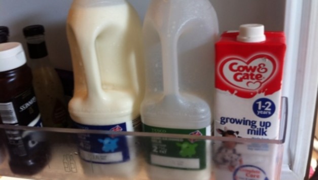 Προσοχή: Γιατί δεν πρέπει να βάζετε το γάλα στην πόρτα του ψυγείου!