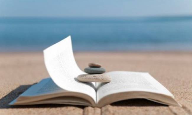 5 βιβλία-βάλσαμο για την ψυχή που αξίζει να διαβάσεις και στην παραλία
