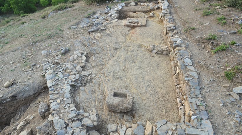 Τείχος και ιερό αποκαλύφθηκαν στην ανασκαφή της Αρχαίας Φενεού (εικόνες)