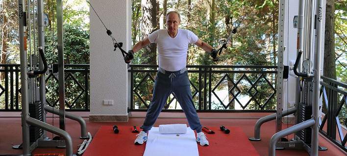 Β.Πούτιν και Ν.Μεντβέντεφ σε εξαντλητικές ασκήσεις στο γυμναστήριο [εικόνες & video]