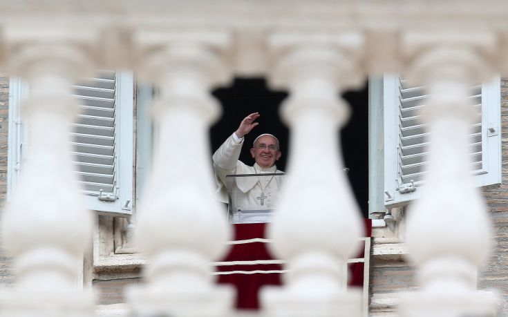 Ο Πάπας καλεί τις ενορίες να φιλοξενήσουν λαθρομετανάστες