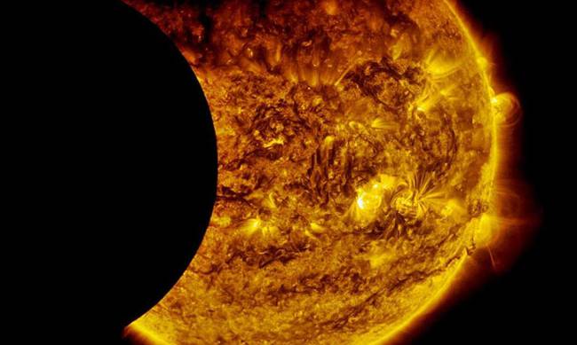 Διπλή Έκλειψη Ηλίου και Υπερπανσέληνος – Η NASA καταγράφει σπάνια φαινόμενα (video)