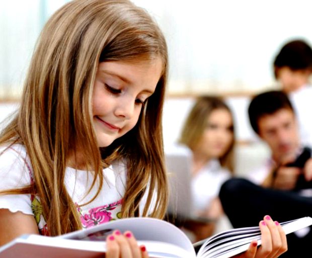 Πως θα βοηθήσεις το παιδί σου να διαβάζει μόνο του