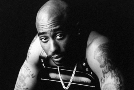 Ο δολοφονημένος ράπερ Tupac είναι ζωντανός; -“Σκηνοθέτησε το θάνατό του”