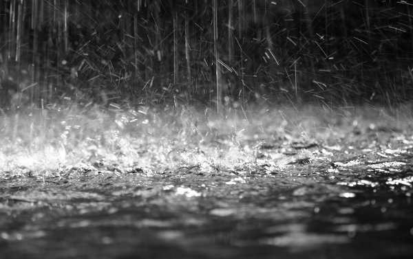 Βροχές και καταιγίδες σε όλη την χώρα – Μαύρισαν τα πάντα! Σκοτείνιασε η Αθήνα