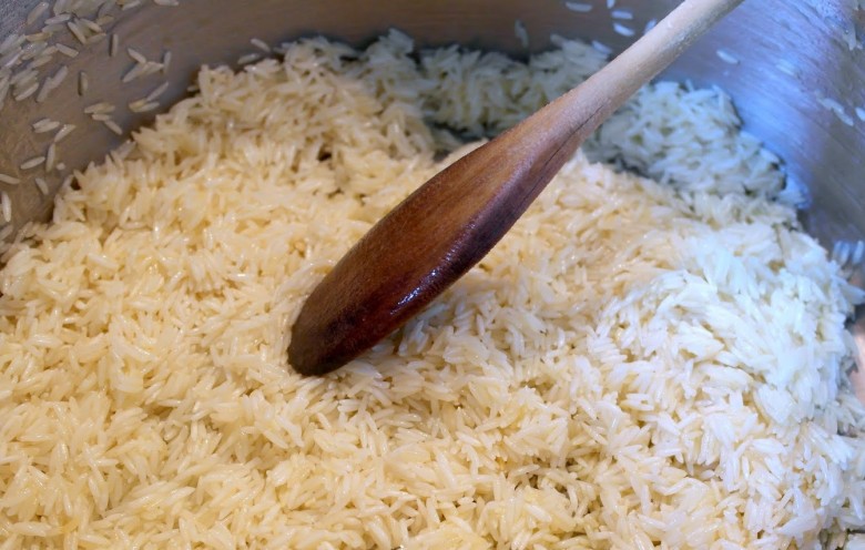 Σωστό δηλητήριο! – Δείτε απο τι κινδυνεύετε αν φάτε ξαναζεσταμένο ρύζι