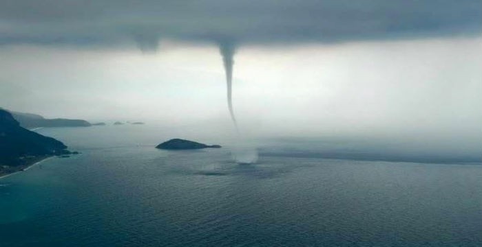 Εκπληκτική φωτογραφία από την καταιγίδα στην Εύβοια