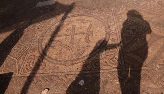 Σπάνιο ψηφιδωτό της βυζαντινής εποχής ανακαλύφθηκε στο Ισραήλ (φωτο)