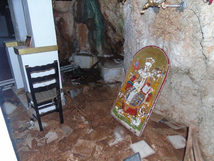 Βρέθηκε μετά από 10 ημέρες η εικόνα της Αγίας Βαρβάρας που είχε παρασυρθεί από χείμαρρο στην Κεφαλονιά