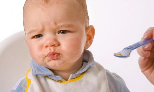 Μωρό και φαγητό: Πως θα αποφύγετε τις τροφικές αλλεργίες