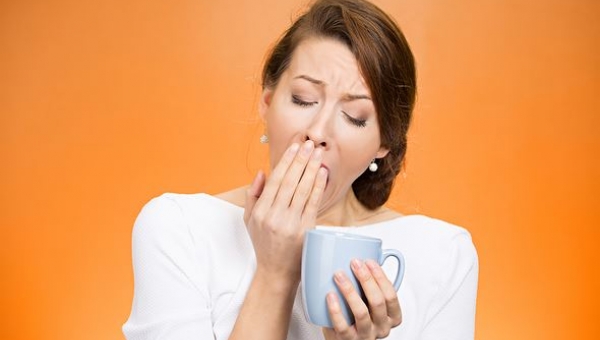 Πώς να είστε σε εγρήγορση χωρίς τη βοήθεια… καφεΐνης!