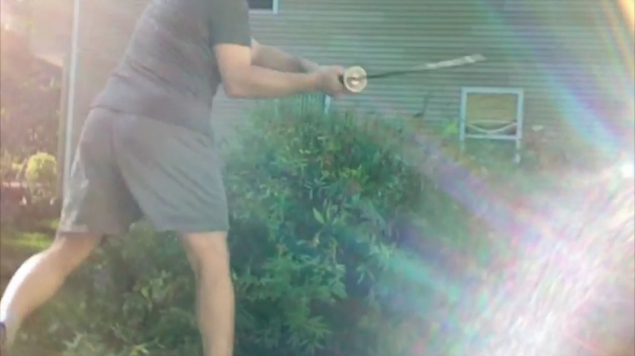 Δείτε τον… σαμουράι κηπουρό που σαρώνει στο διαδίκτυο (βίντεο)