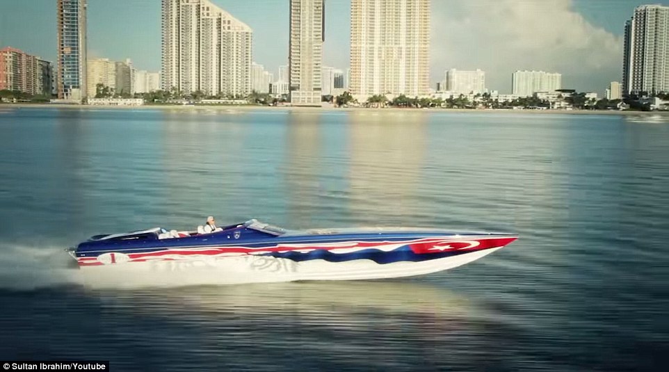  The truck was made to match the Sultan's special speedboat, which is adorned in the colors symbols of the Johor flag 