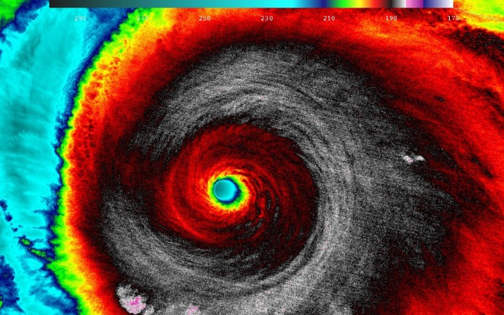 Ο τυφώνας Πατρίτσια χτύπησε τις ακτές του Μεξικού με μέγιστους συνεχείς ανέμους να φτάνουν στα 165 μίλια την ώρα