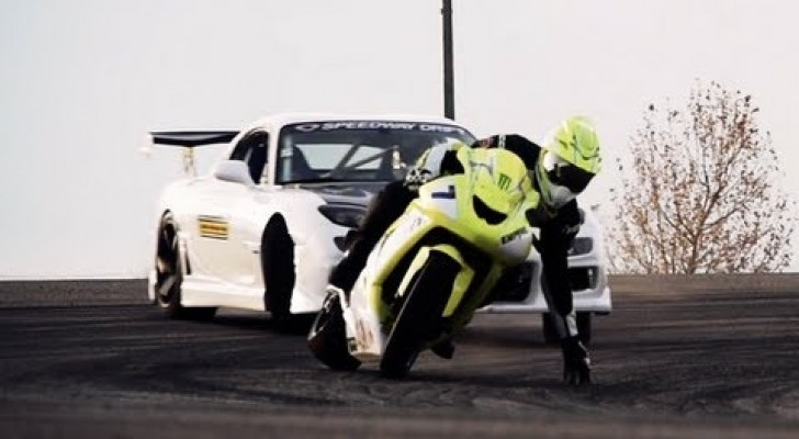 Το drifting στα καλύτερα του: Μηχανή Kawasaki ZX10 vs αμάξι Corvette-Powered RX7 (video)