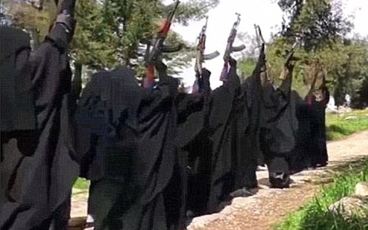 Πως εκπαιδεύει το ISIS τις γυναίκες για τις επιθέσεις αυτοκτονίας (φωτό)