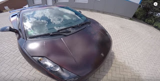Ρίχνει νερό στην Lamborghini  και το αποτέλεσμα είναι εκπληκτικό (vid)
