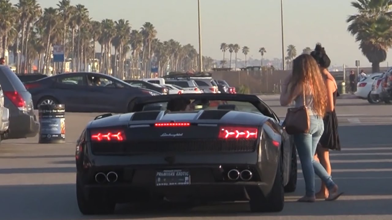Αρκεί μία Lamborghini για να… “ρίξει” τις γυναίκες; [βίντεο]