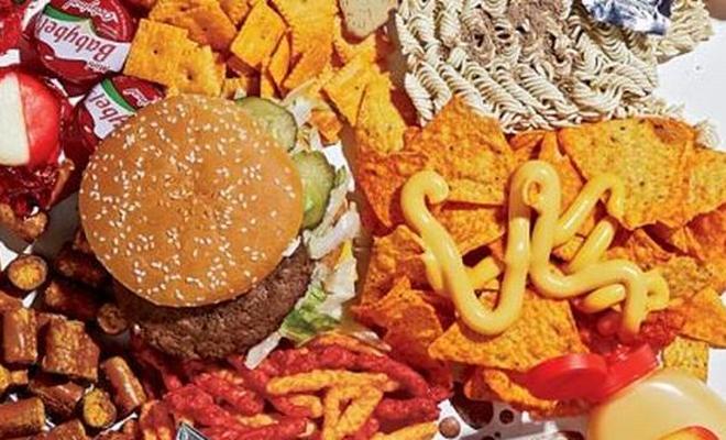 Επιστημονική έρευνα: Τελικά το junk food δεν παχαίνει!