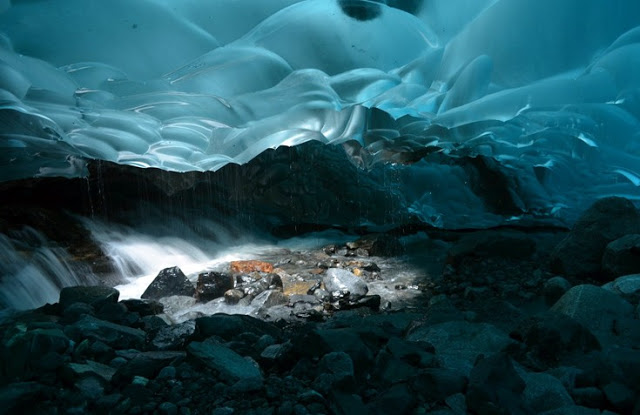 Οι παγωμένες σπηλιές Mendehall στην Αλάσκα [φωτο-βίντεο]