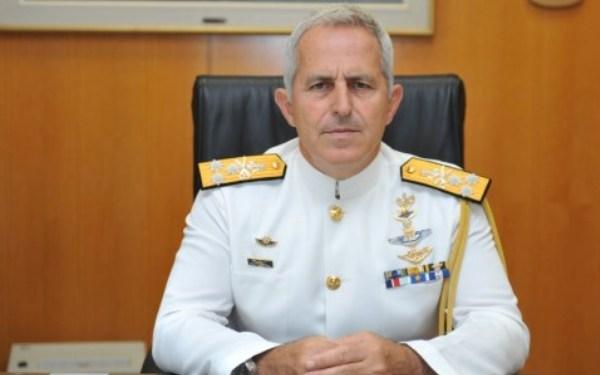 Με απόφαση του Α/ΓΕΕΘΑ Ναυάρχου Αποστολάκη “ξηλώνονται” από τις στολές τα “περιττά διακριτικά”