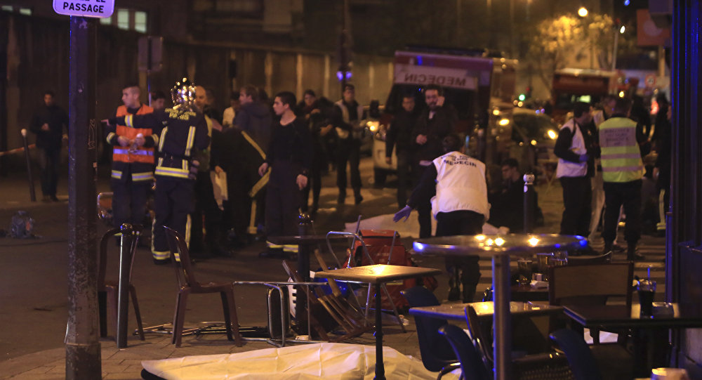 Εκατόμβη νεκρών από τις επιθέσεις στο Παρίσι – “Θάλασσα” πτωμάτων στην συναυλία του “Μπατακλάν”! – Δείτε τον χάρτη των σφαγών του Παρισιού (UPD )
