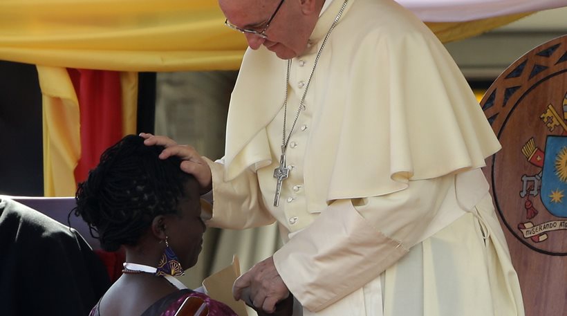 Πάπας Φραγκίσκος: “Η σίτιση και η στέγαση είναι πιο σημαντικά προβλήματα από την αντισύλληψη”