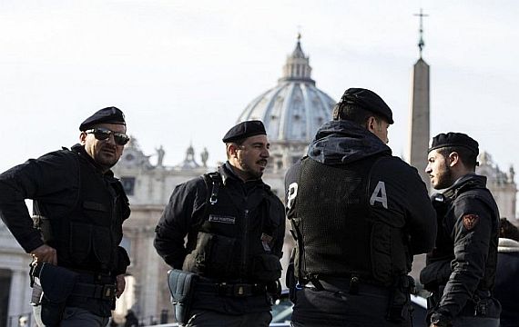 Φρούριο το Βατικανό για το “Ιωβηλαίο”: Drones, ανιχνευτές μετάλλων και πάνω από 2000 αστυνομικοί επί ποδός! [φωτο]