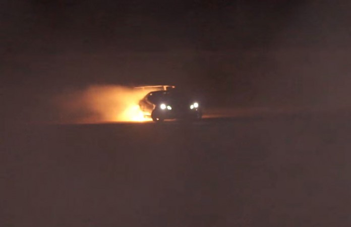 Hyundai Genesis Coupe driftάρει ξεσηκώνοντας τους θεατές με τις φλόγες που βγαίνουν από την εξάτμιση (video)