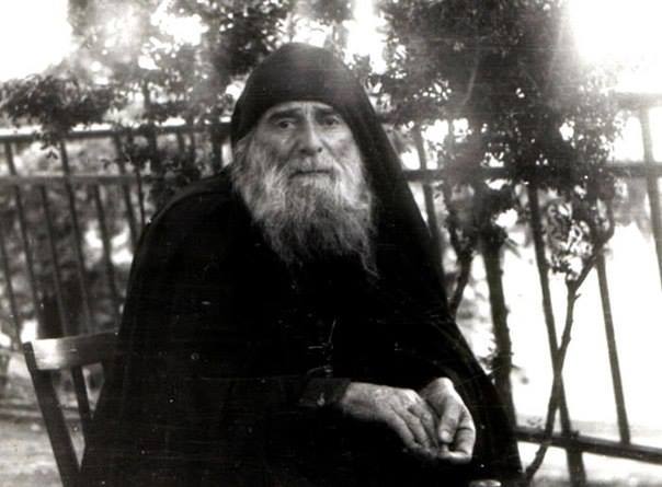 Π.Γαβριήλ: “Πρέπει να κάνεις σωστά τον σταυρό σου”!