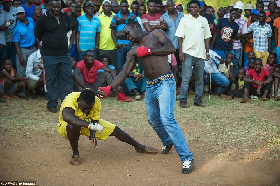 Σε αυθεντικό Fight Club στη Νότια Αφρική παλεύουν από το 1800 με έπαθλο μόνο το σεβασμό (φωτο)