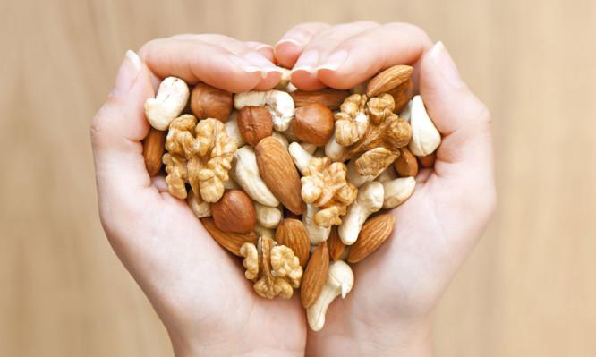 Ποιος ξηρός καρπός μειώνει καρδιακά και χοληστερίνη;