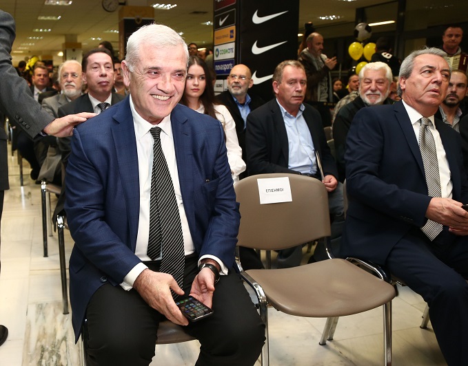 Μελισσανίδης: «Κανείς δεν θέλει το γήπεδο πιο πολύ από μένα» – Τιμήθηκε ο Φλαμπουράρης