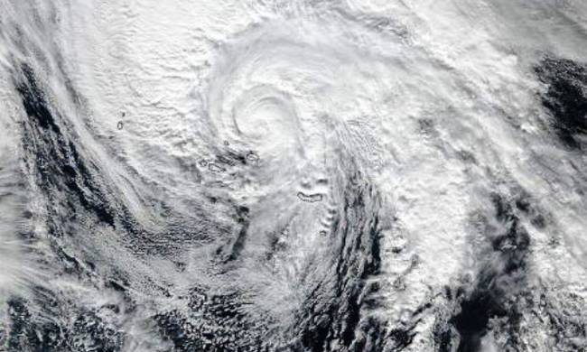 Πώς θα επηρεάσει τον καιρό σε Ευρώπη και Ελλάδα ο τυφώνας Άλεξ