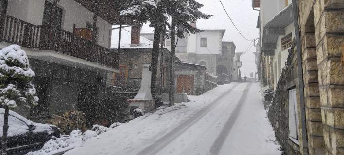 Προβλήματα σε όλη την Ελλάδα εξαιτίας της κακοκαιρίας- Χιόνια, καταιγίδες και ισχυροί άνεμοι