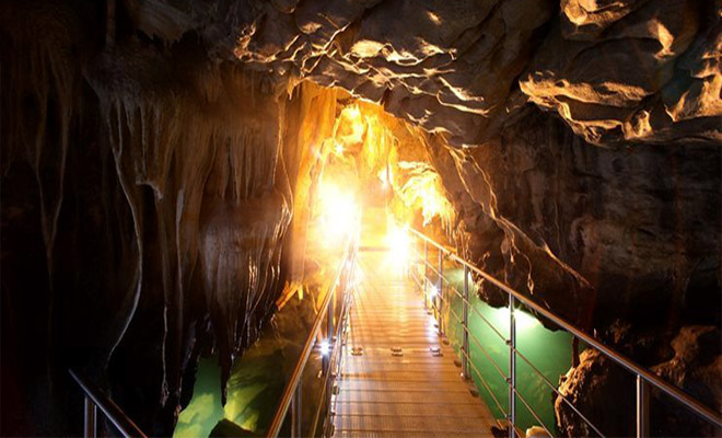 Δείτε το πανέμορφο σπήλαιο στην Καστοριά όπου λέγεται ότι το προστάτευε ένας δράκος [βίντεο]