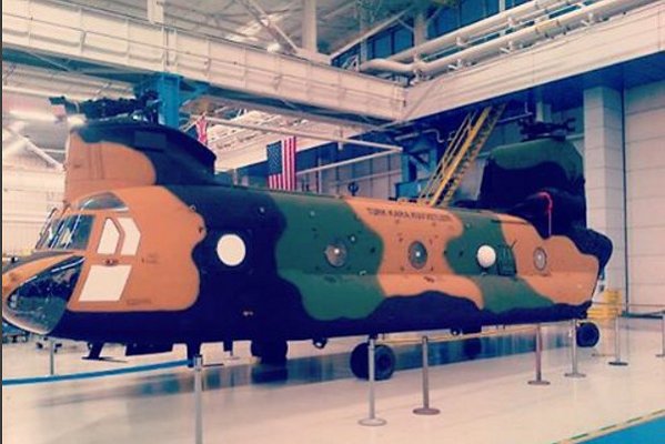 Αναβαθμίζεται η τουρκική απειλή – Έτοιμο να παραδοθεί το πρώτο CH-47F Chinook στον τουρκικό στρατό [βίντεο]