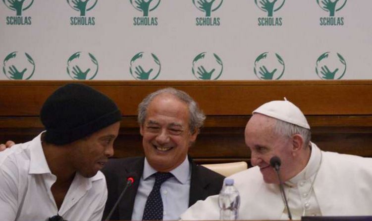 Πρόσκληση του Πάπα στον Ροναλτίνιο για το αθλητικό συνέδριο!