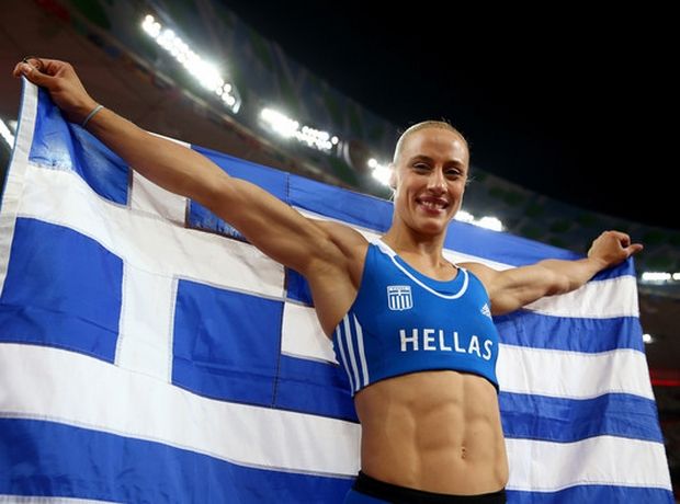 Η Νικόλ Κυριακοπούλου έκανε νέο πανελλήνιο ρεκόρ κλειστού στίβου με 4.81 μέτρα στο άλμα επί κοντώ