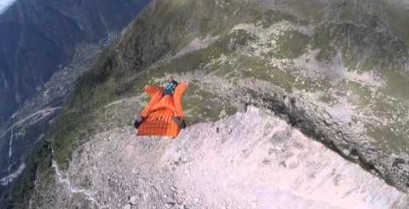 Η πιο τρελή πτήση με wingsuits [βίντεο]