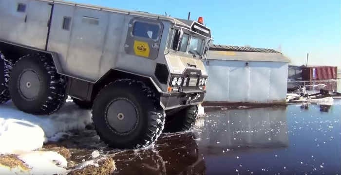 Burlak: Το ρωσικό αμφίβιο όχημα που πηγαίνει παντού [βίντεο]