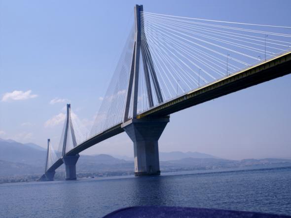 “Αόρατη” η γέφυρα Ρίου-Αντιρρίου λόγω μεταφοράς σκόνης από την Αφρική [φωτό]