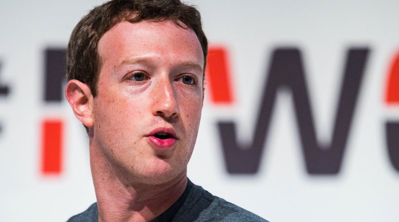 Ο M.Zuckerberg ταΐζει την κόρη του και «ρίχνει» το διαδίκτυο (φωτό)