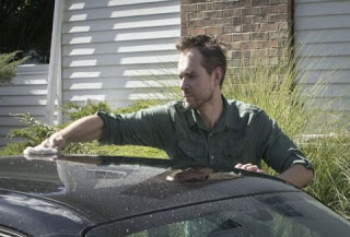Το ήξερες; Πώς θα πλύνεις το αυτοκίνητό σου μόνο με ένα ποτήρι νερό!