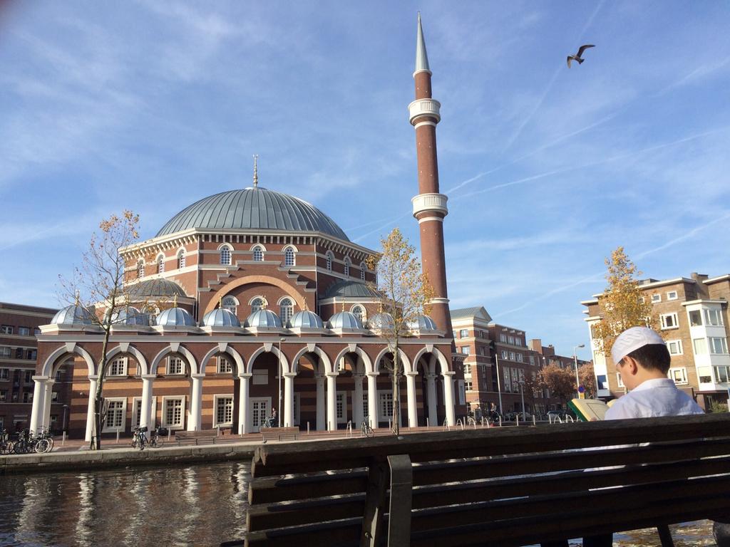 Η Τουρκία ανοίγει τέμενος-αντίγραφο της Αγίας Σοφίας στο Άμστερνταμ και με την ίδια ονομασία! (βίντεο)