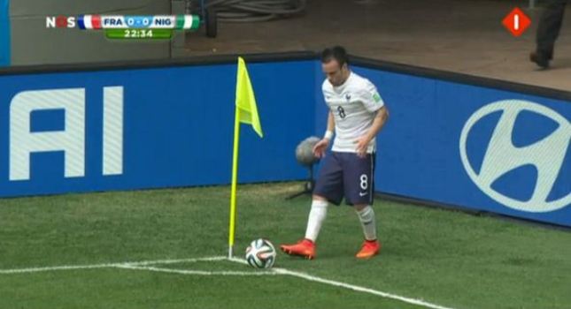 Ποδοσφαιριστής νευρίασε και πέταξε το σημαιάκι του κόρνερ στους οπαδούς [βίντεο]