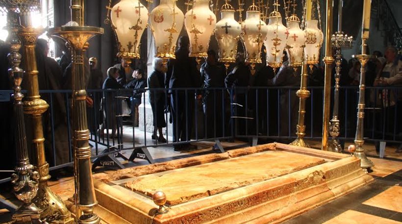 Τα θαύματα του Χριστού- Eλληνες, Ρώσοι, Ρουμάνοι, Λατίνοι και Αρμένιοι συρρέουν κάθε χρόνο στον Πανάγιο Τάφο (βίντεο)