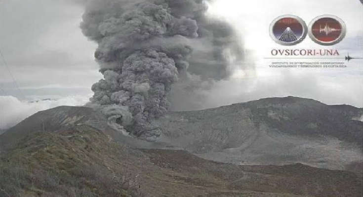 Το ηφαίστειο Turrialba που εξερράγη 31 φορές σε 10 ώρες (φωτό,vid)