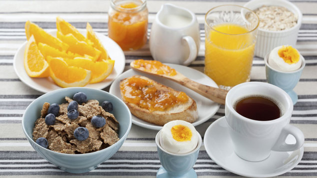 3 φοβεροί κανόνες για να αδυνατίζεις… τρώγοντας πρωινό!