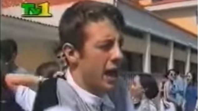 Πώς είναι σήμερα και τι κάνει στη ζωή του ο μαθητής που έκραζε τις Πανελλήνιες το 1997; (φωτό & βίντεο)